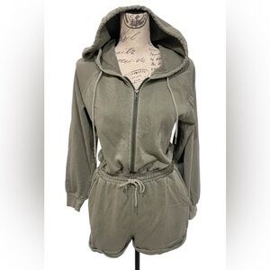 L*SPACE Sage Green Cotton Zip Front Hooded Romper Shorts Size M